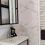 Cosy Et Calme, Séparée Avec Bureau Et Fibre