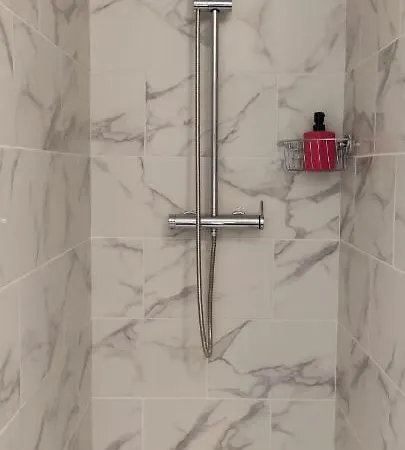 Daire Cosy Et Calme, Separee Avec Bureau Et Fibre