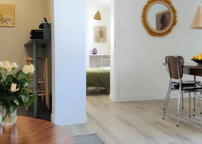 Cosy Et Calme, Séparée Avec Bureau Et Fibre Tours